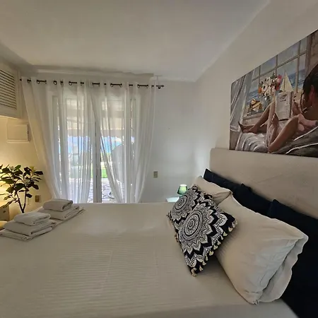 Corfu Menigos 13 * Glyfáda