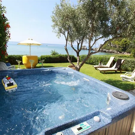 Holiday home Beachfront House 13 ,glyfada